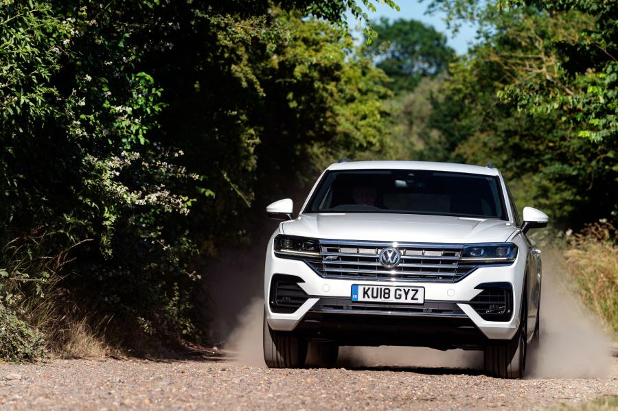  Volkswagen Touareg V6 TDI R-Line 2018 года  (UK) (фото 23 из 40)